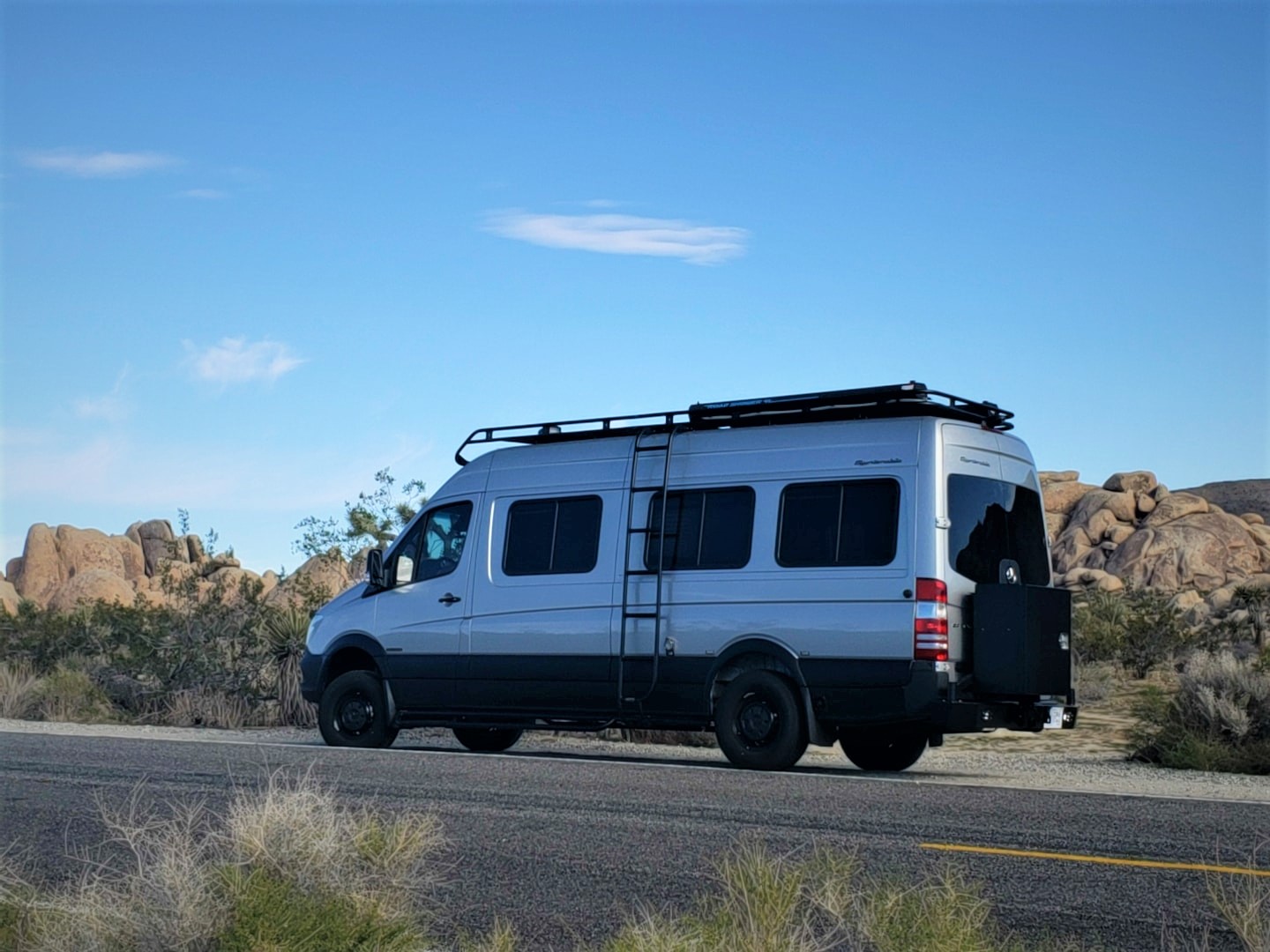 Guide: Choosing the Ideal Vehicle for Your Nomadic Lifestyle