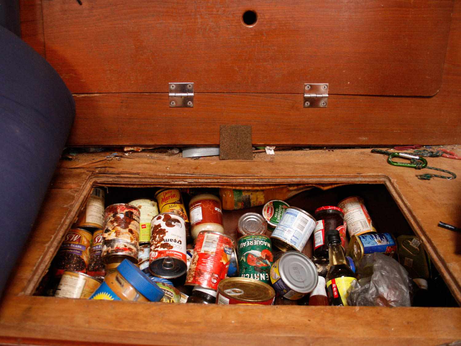 Creating a comprehensive list of foods with nutritional information for a 4-month sailboat journey